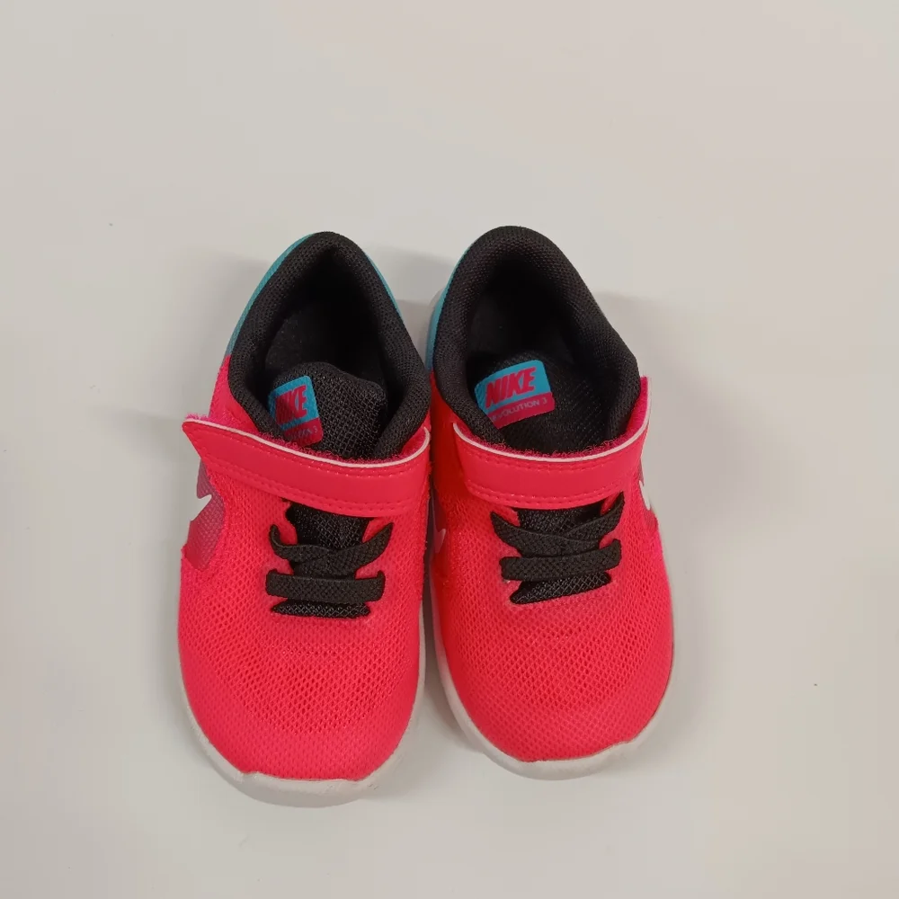 Nike Revolution 3 Toddler Sneakers Racer Pink & Chloribe Blue Size 6C